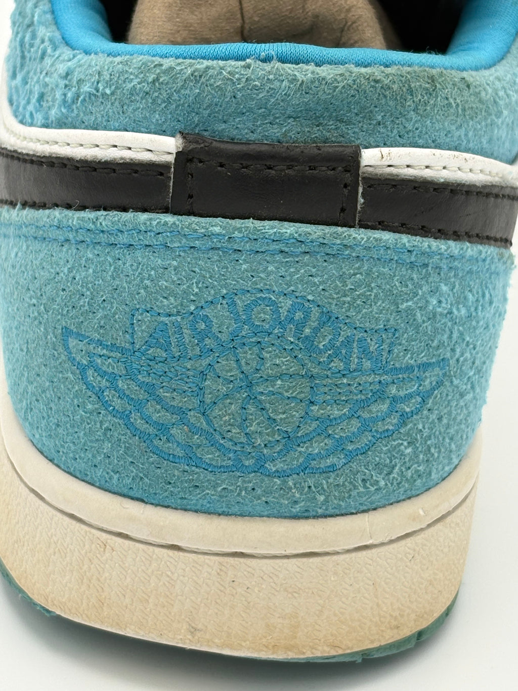Nike Air Jordan 1 Low SE Laser Blue