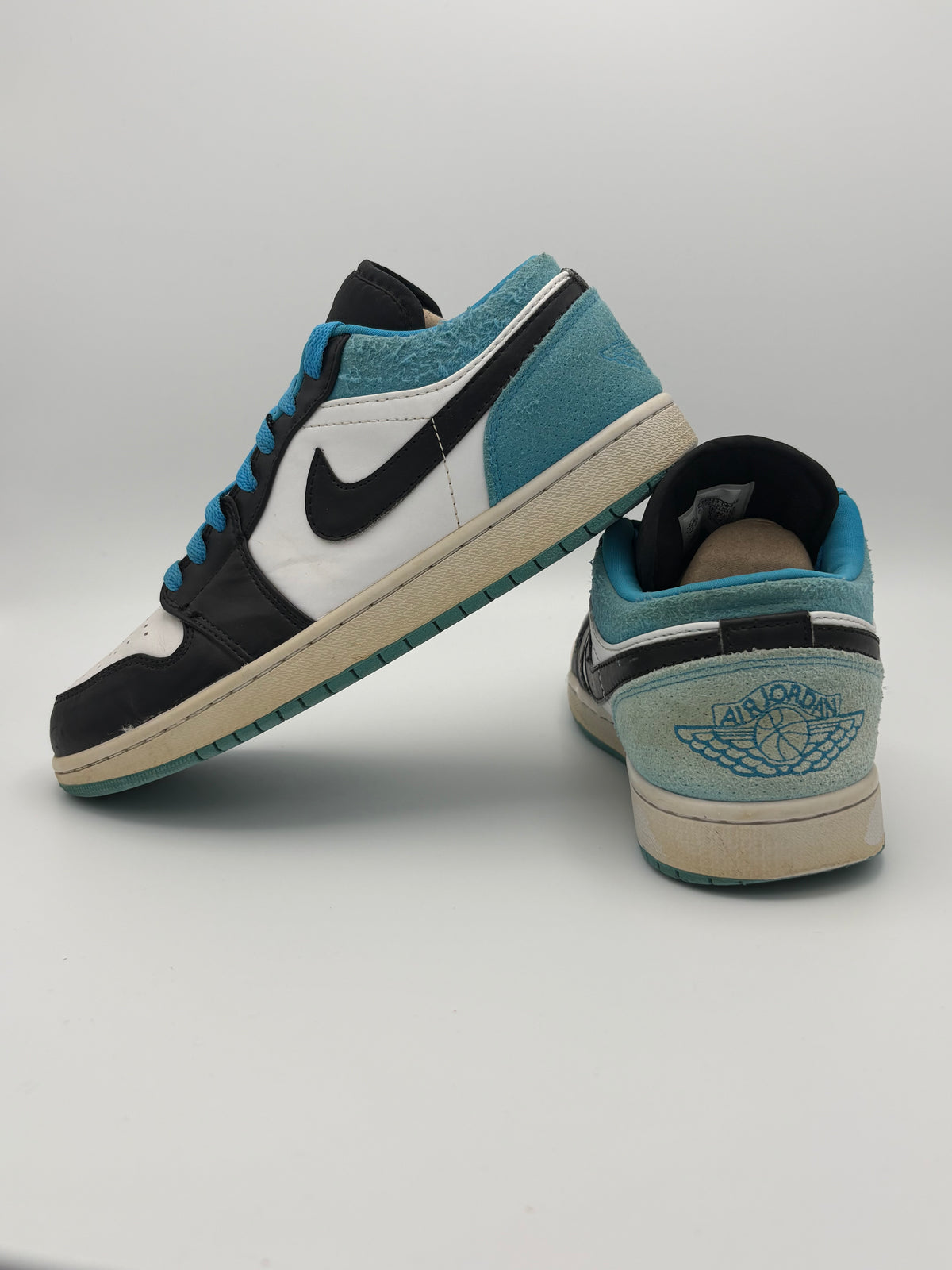 Nike Air Jordan 1 Low SE Laser Blue