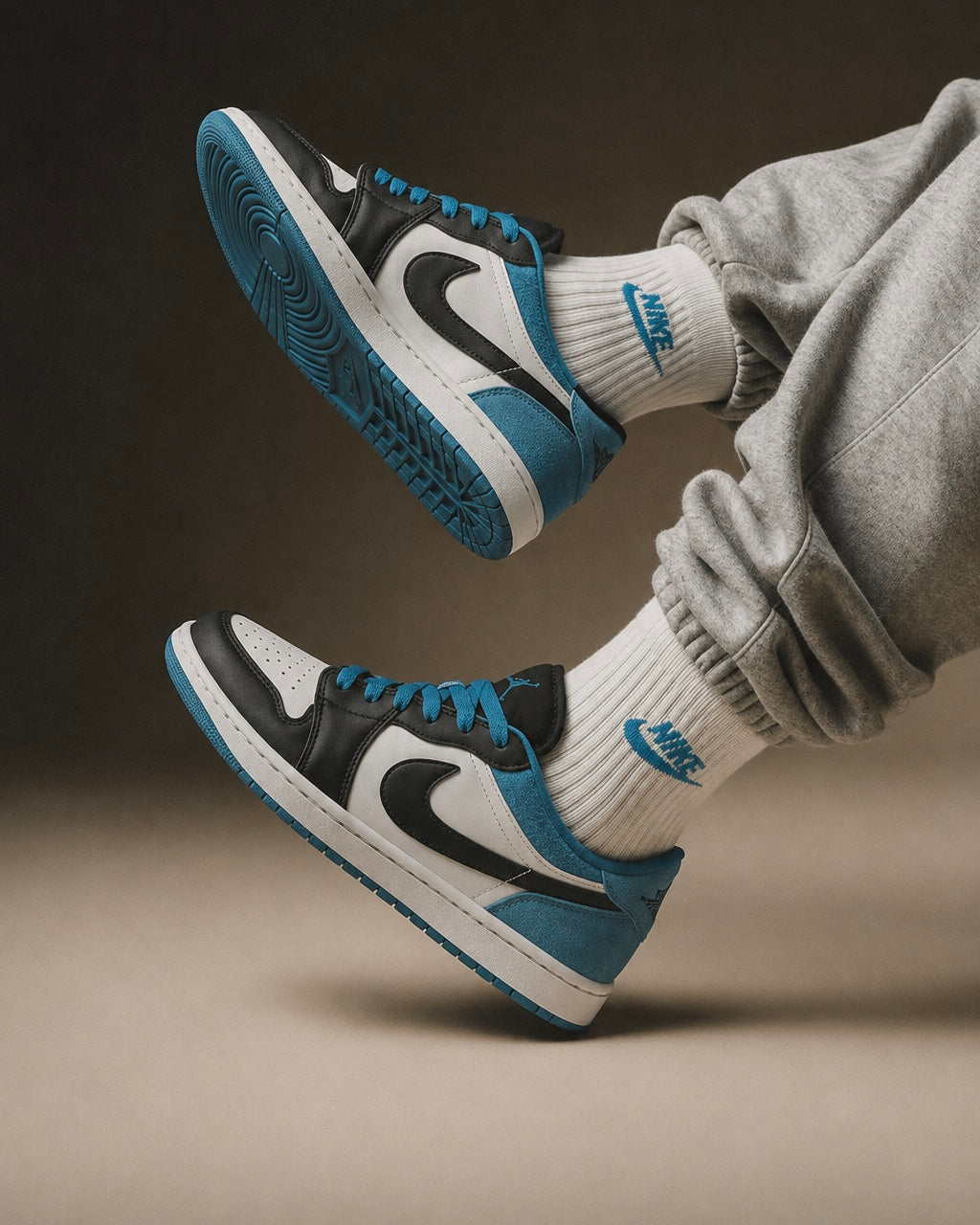 Nike Air Jordan 1 Low SE Laser Blue